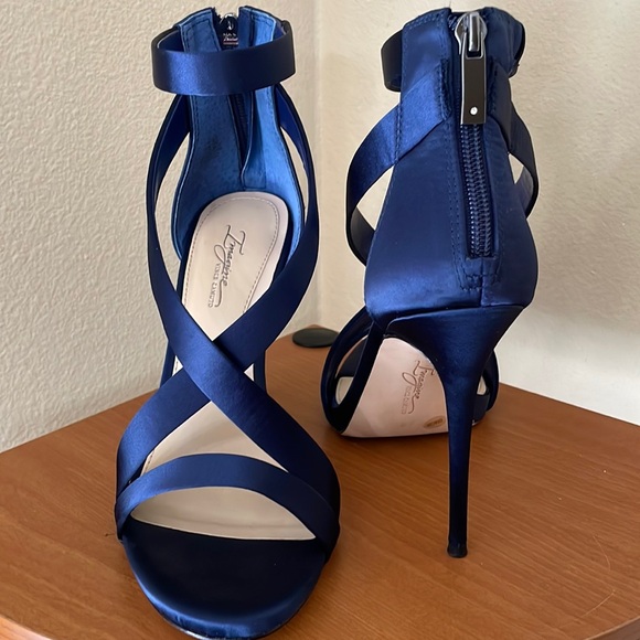 Imagine Vince Camuto - Picture 1 of 1